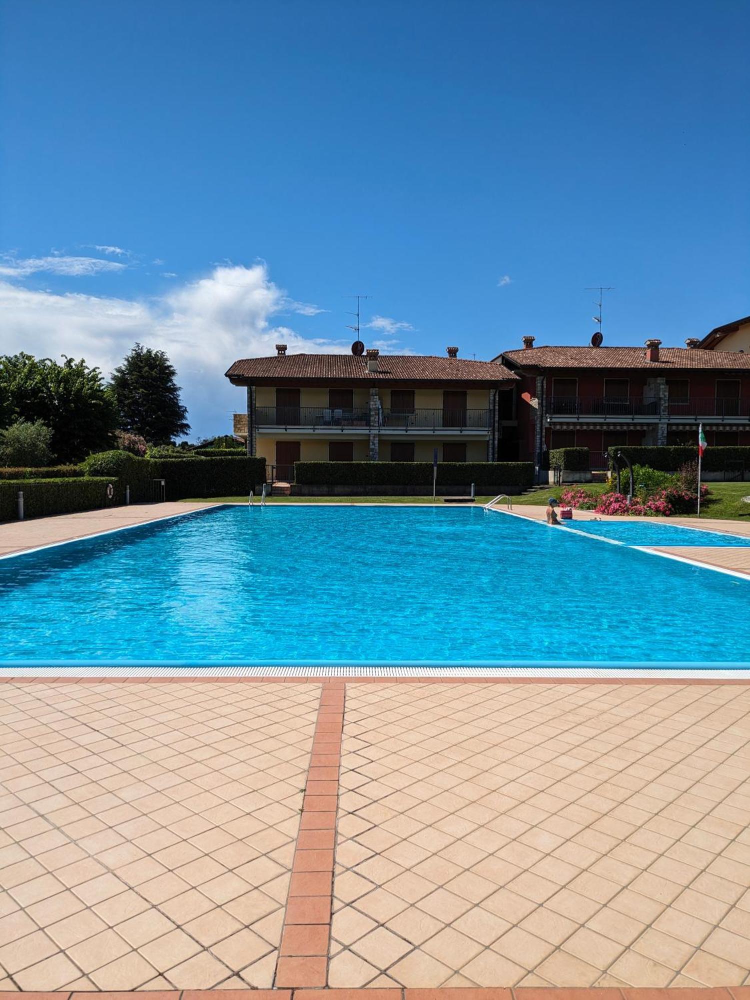 La Fenice Holiday Apartment Manerba del Garda Rum bild